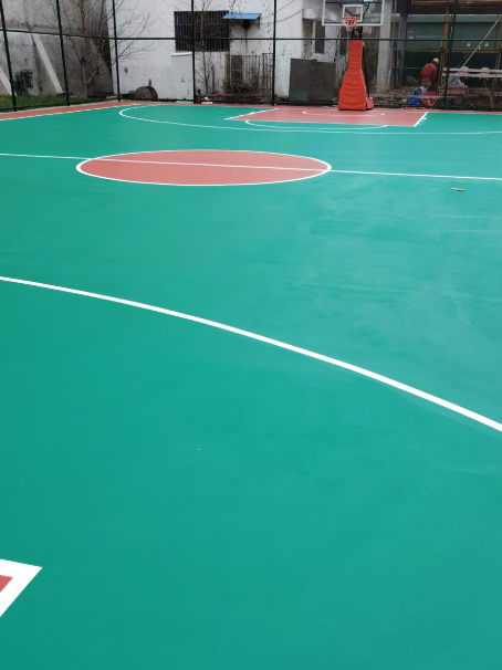 武威 球场长期使用易出现地面开裂